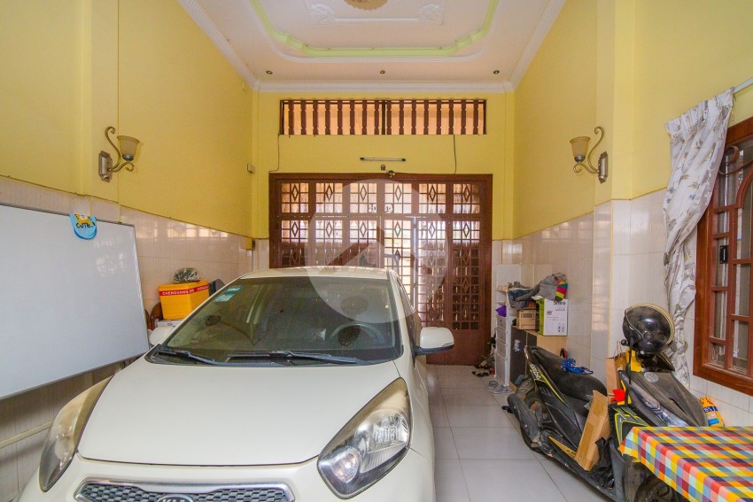 6 Bedroom Shophouse For Sale - Toul Kork, Phnom Penh