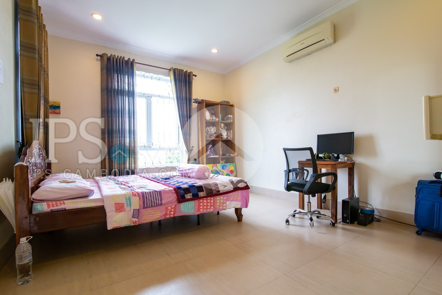 8 Bedroom  Villa For Rent - Preaek Pra, Phnom Penh