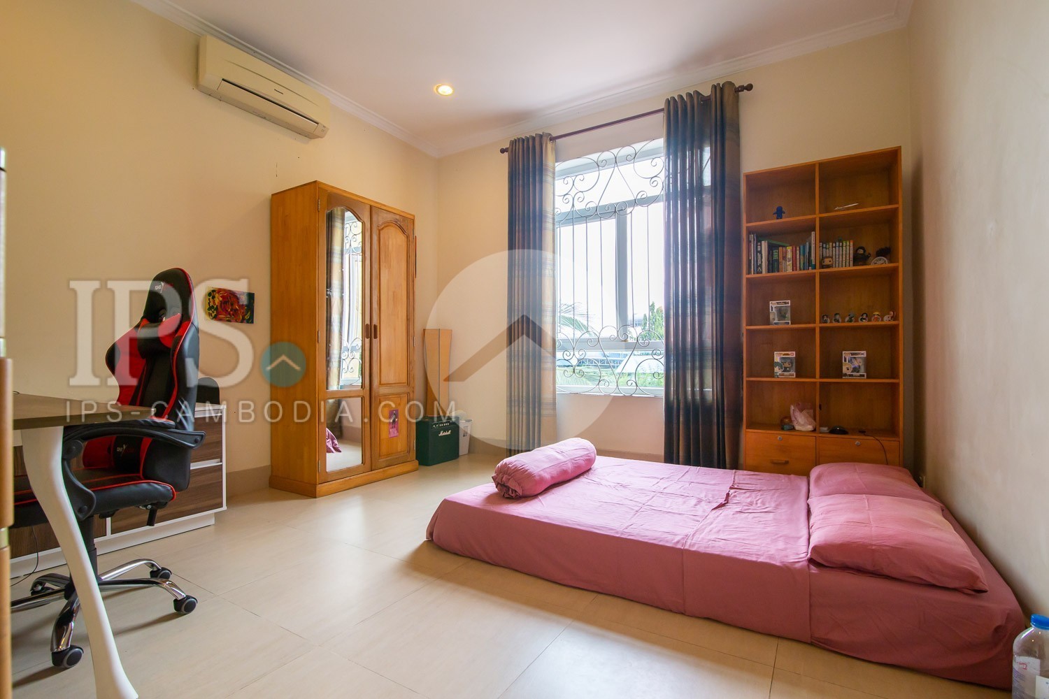 8 Bedroom  Villa For Rent - Preaek Pra, Phnom Penh
