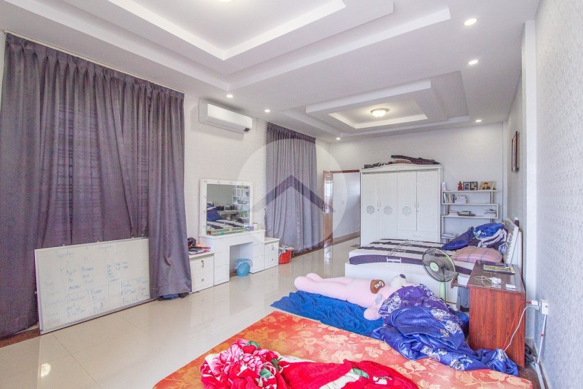 3 Bedroom Flat House For Sale - Borey Lem Cheang Hak, Veal Sbov, Phnom Penh
