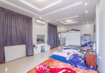 3 Bedroom Flat House For Sale - Borey Lem Cheang Hak, Veal Sbov, Phnom Penh thumbnail