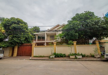 5 Bedroom Villa For Sale in Daun Penh, Phnom Penh thumbnail