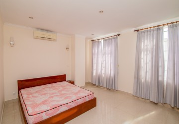 15 Unit Apartment Building For Rent - Tonle Bassac, Phnom Penh thumbnail