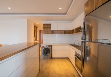 3 Bedroom Serviced Apartment For Rent - Beoung Raing, Phnom Penh thumbnail