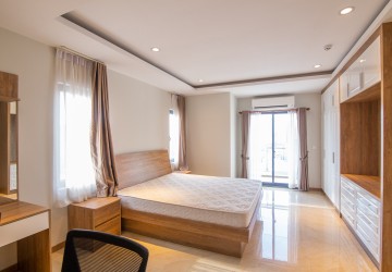 3 Bedroom Serviced Apartment For Rent - Beoung Raing, Phnom Penh thumbnail