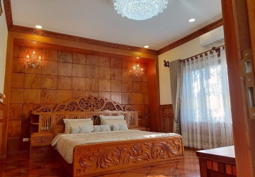 5 Bedroom Villa For Rent - Tonle Bassac, Phnom Penh thumbnail