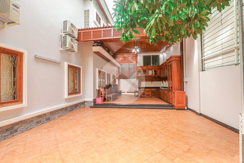 5 Bedroom Villa For Rent - Tonle Bassac, Phnom Penh