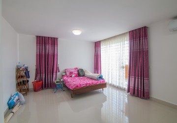 4 Bedroom Twin Villa For Sale - Borey Peng Huoth, Beoung Snor, Phnom Penh thumbnail