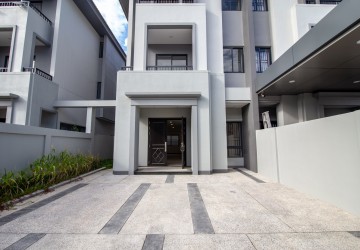 4 Bedroom Twin Villa For Sale - Chip Mong 50M, Phnom Penh. thumbnail