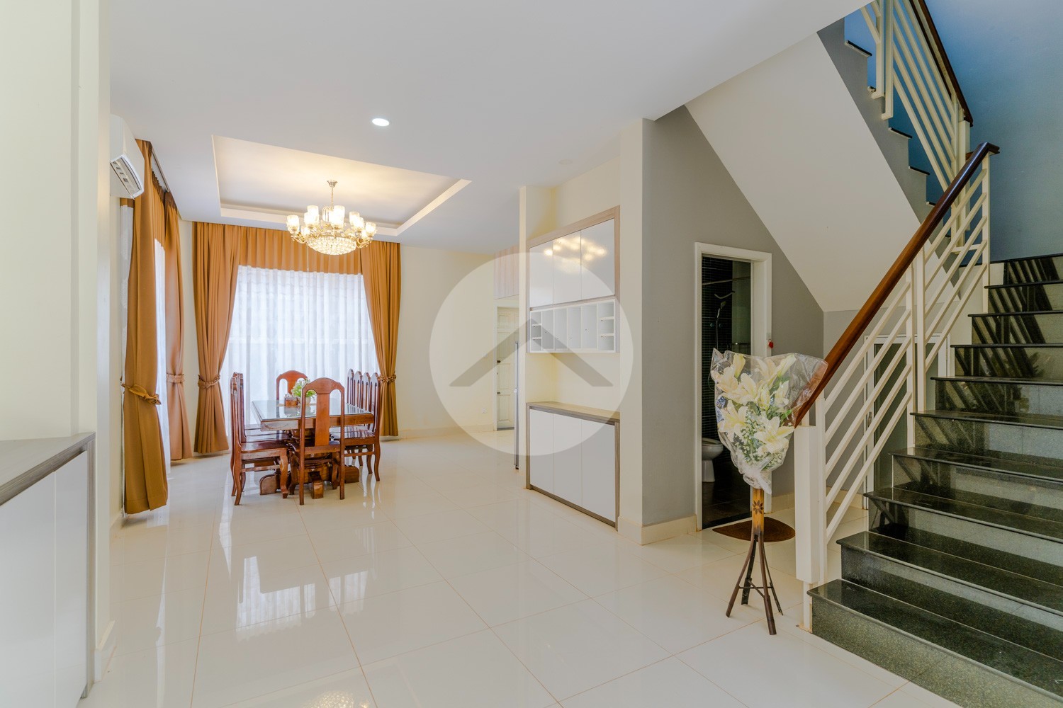 4 Bedroom Villa For Rent - Svay Dangkum, Siem Reap - Image 15