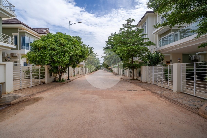 4 Bedroom Twin Villa  For Sale  - Svay Dangkum, Siem Reap