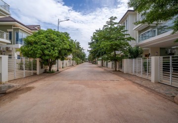 4 Bedroom Twin Villa  For Sale  - Svay Dangkum, Siem Reap thumbnail