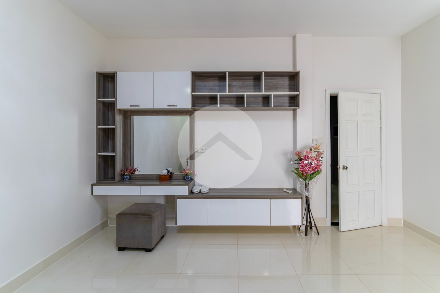 4 Bedroom Villa For Rent - Svay Dangkum, Siem Reap - Image 21