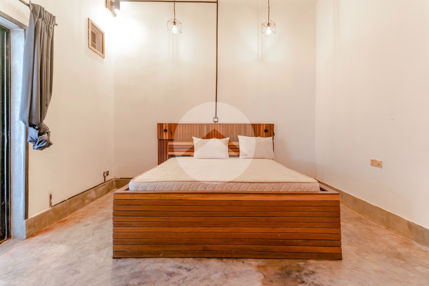 10 Room Hotel with Resto Bar For Rent - Sala Kamreuk, Siem Reap