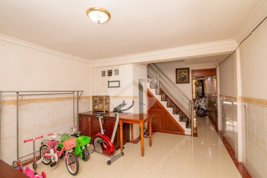 4 Bedroom Flat House For Sale - Chaom Chau, Phnom Penh