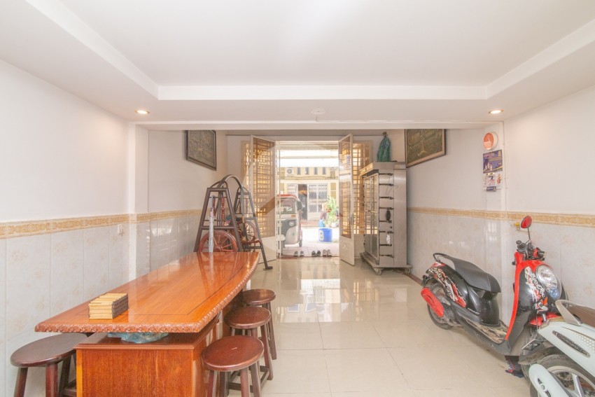 4 Bedroom Flat House For Sale - Chaom Chau, Phnom Penh