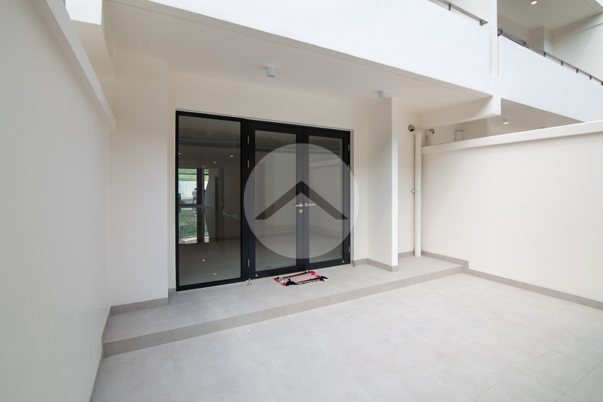 4 Bedroom Shophouse For Rent - KMH Park, Phnom Penh