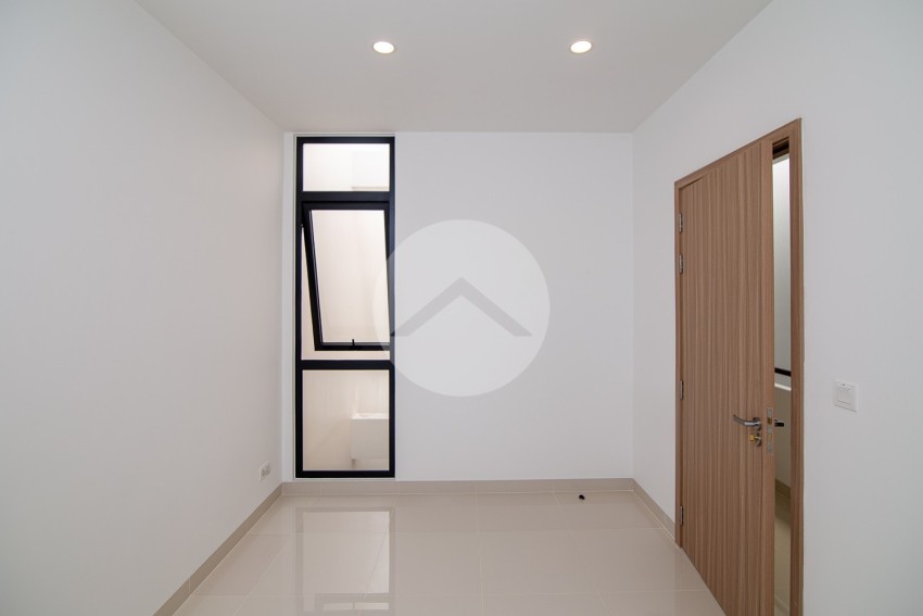 4 Bedroom Shophouse For Rent - KMH Park, Phnom Penh