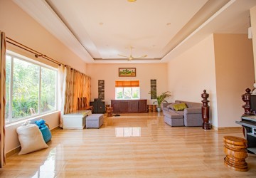 7 Bedroom House With Apartment For Rent - Sala Kamreuk, Siem Reap thumbnail