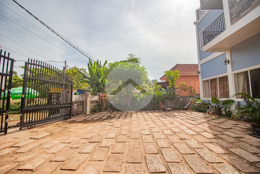 7 Bedroom House With Apartment For Rent - Sala Kamreuk, Siem Reap