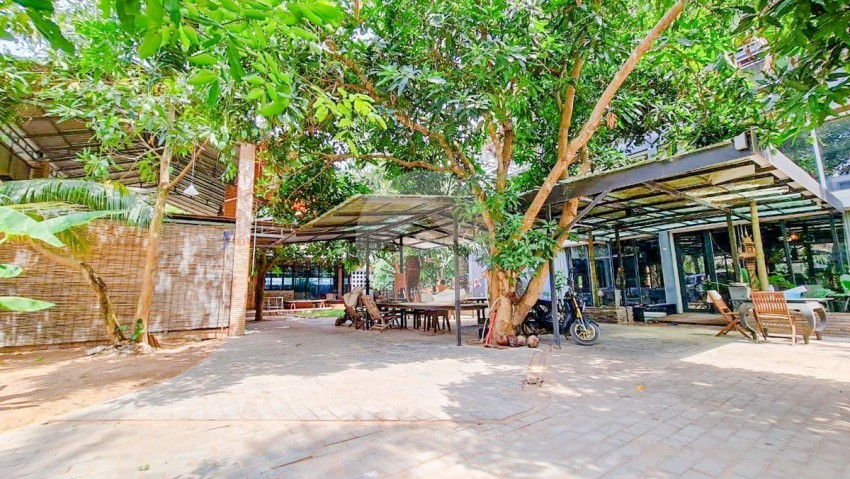 6 Bedroom Compound House For Sale - Slor Kram, Siem Reap