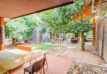 6 Bedroom Compound House For Sale - Slor Kram, Siem Reap thumbnail