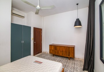Renovated 2 Bedroom Apartment For Rent - Phsar Chas, Phnom Penh thumbnail
