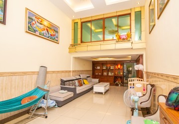 2 Bedroom Flat House For Sale - Borey New World, Chamkar Doung, Phnom Penh thumbnail
