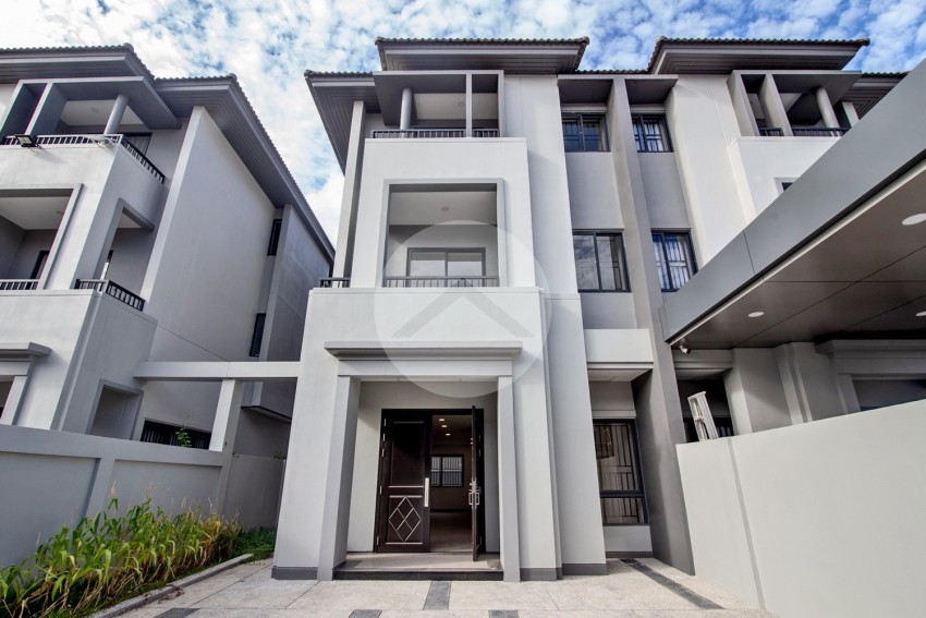 4 Bedroom Twin Villa For Sale - Chip Mong 50m, Phnom Penh