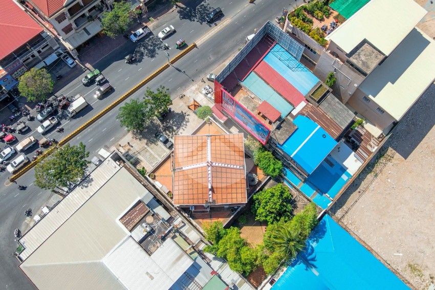 Vann Molyvann Historical Estate For Sale - Along Mao Tse Tong BLVD, Phnom Penh