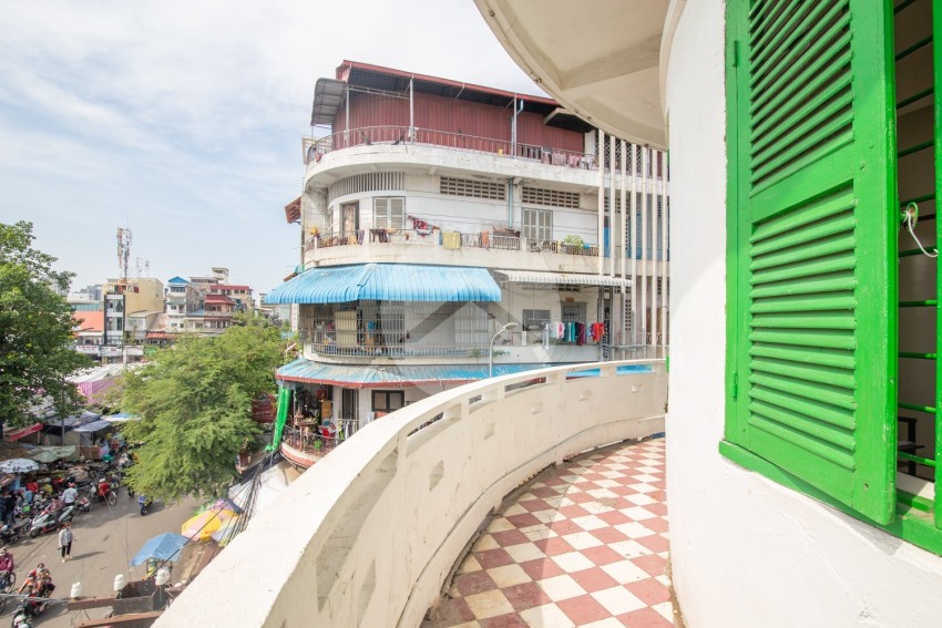 2 Bedroom Renovated ApartmentFor Sale - Phsar Chas, Phnom Penh