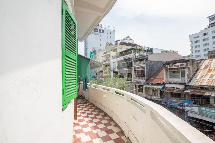 2 Bedroom Renovated ApartmentFor Sale - Phsar Chas, Phnom Penh