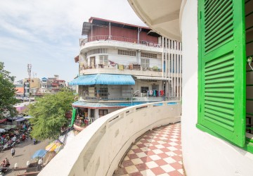 2 Bedroom Renovated ApartmentFor Sale - Phsar Chas, Phnom Penh thumbnail