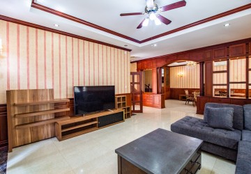 4 Bedroom Villa For Rent in Tonle Bassac, Phnom Penh thumbnail