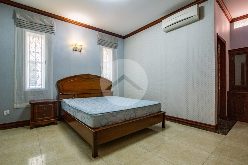 4 Bedroom Villa For Rent in Tonle Bassac, Phnom Penh