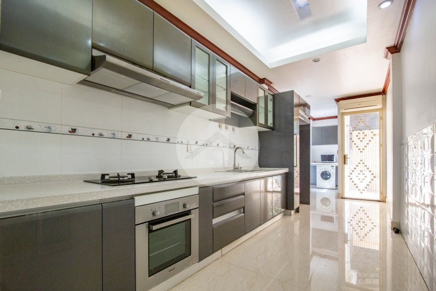 4 Bedroom Villa For Rent - Tonle Bassac, Phnom Penh