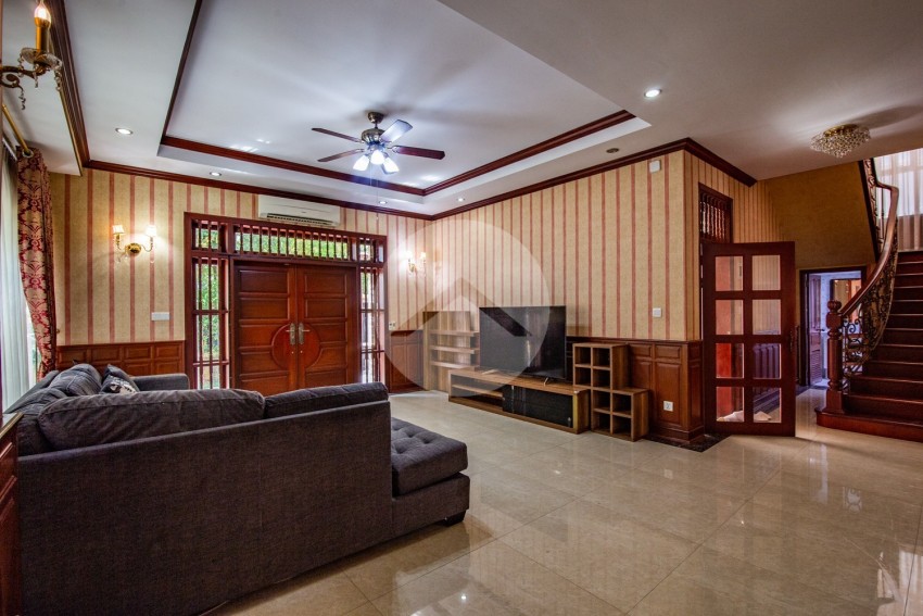 4 Bedroom Villa For Rent in Tonle Bassac, Phnom Penh