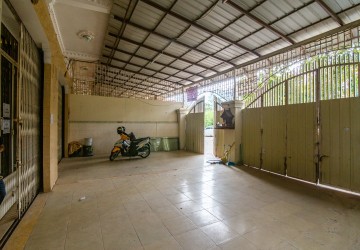 4 Bedroom Double Flat House For Sale - Toul Kork, Phnom Penh thumbnail