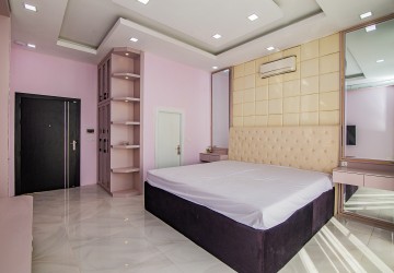 6 Bedroom Villa For Sale -Chbar Ampov, Phnom Penh thumbnail
