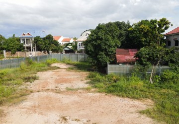   4300 Sqm Commercial Land For Sale - Sala Kamreuk, Siem Reap thumbnail