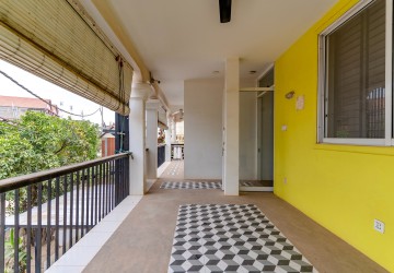 13 Bedroom Commercial Shophouse For Rent - Wat Damnak, Siem Reap thumbnail