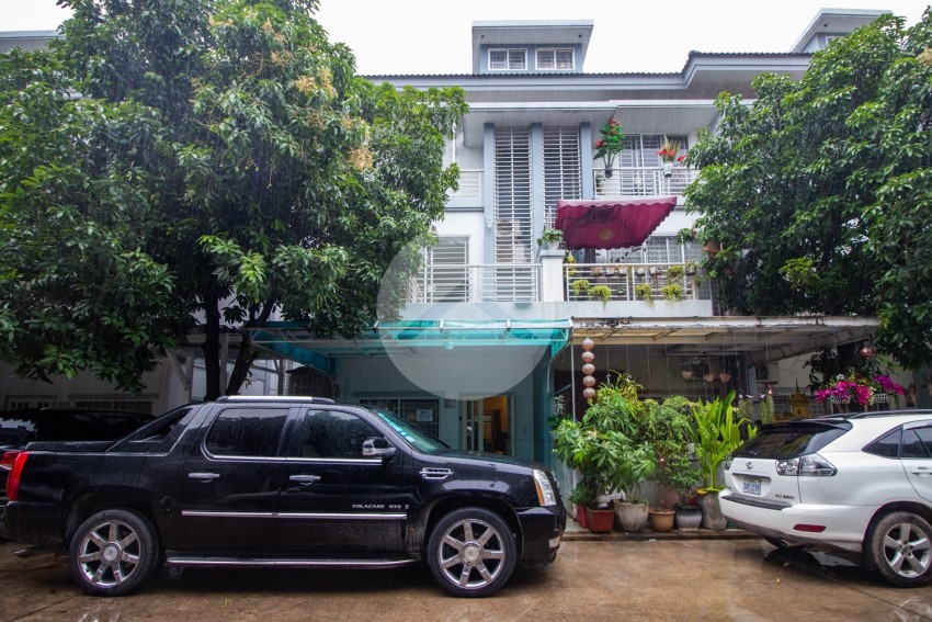 4 Bedroom Link House For Sale - Borey Peng Huoth Boeung Snor, Phnom Penh
