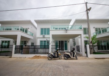 4 Bedroom Villa For Rent - KP Morn Dany, Khan Por Sen Chey, Phnom Penh thumbnail