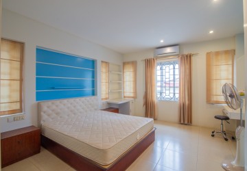 1 Bedroom Apartment For Rent - BKK1, Phnom Penh thumbnail