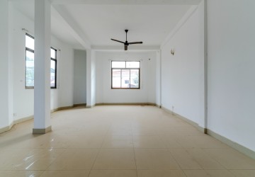 6 Bedroom Commercial Shophouse For Rent - Phsar Kandal, Siem Reap thumbnail