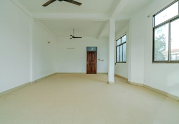 6 Bedroom Commercial Shophouse For Rent - Phsar Kandal, Siem Reap thumbnail