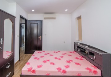 2 Bedroom Apartment For Rent - Tonle Bassac, Phnom Penh thumbnail