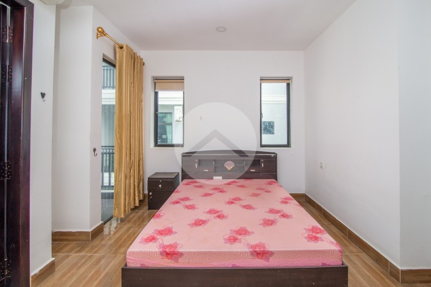 2 Bedroom Apartment For Rent - Tonle Bassac, Phnom Penh 