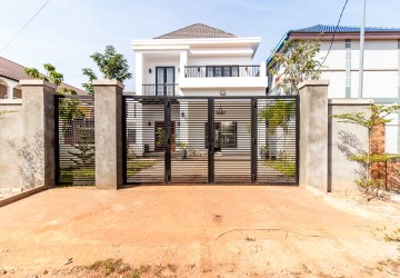 3 Bedroom House For Rent - Slor Kram, Siem Reap thumbnail