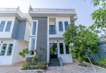 3 Bedroom Villa For Rent - Svay Dangkum, Siem Reap thumbnail